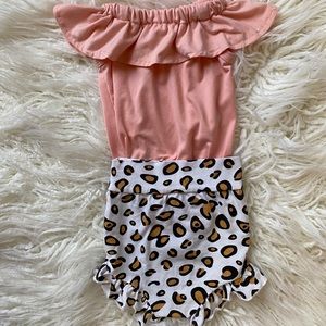Peach leo & bummies outfit